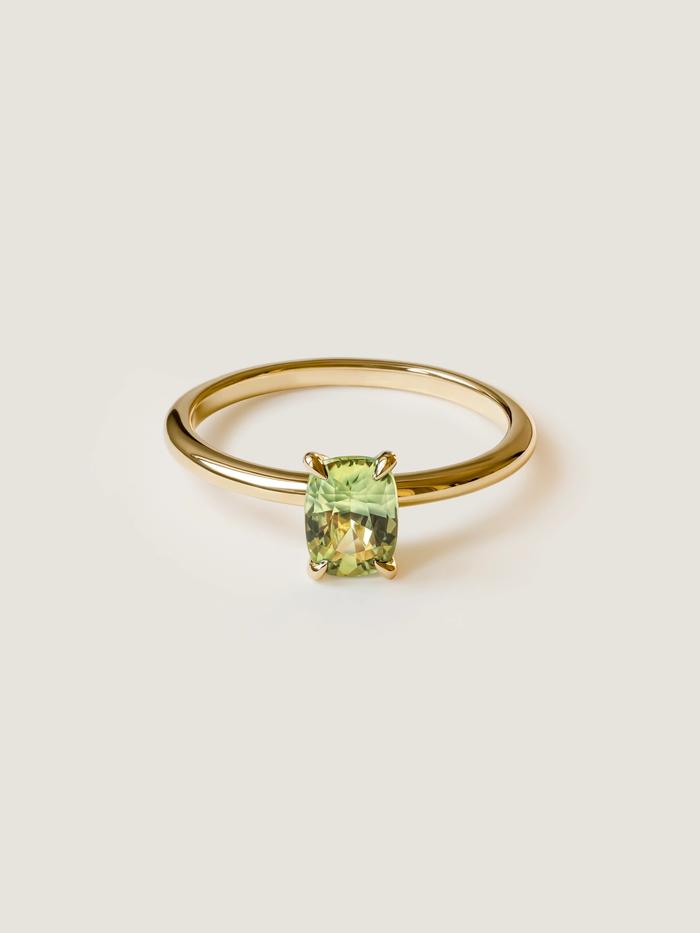 Nangi fine jewelry - green sapphire ring in yellow gold