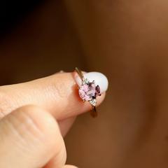 Nangi fine jewelry - purple ring in yellow gold