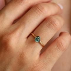 Nangi fine jewelry - green ring in yellow gold