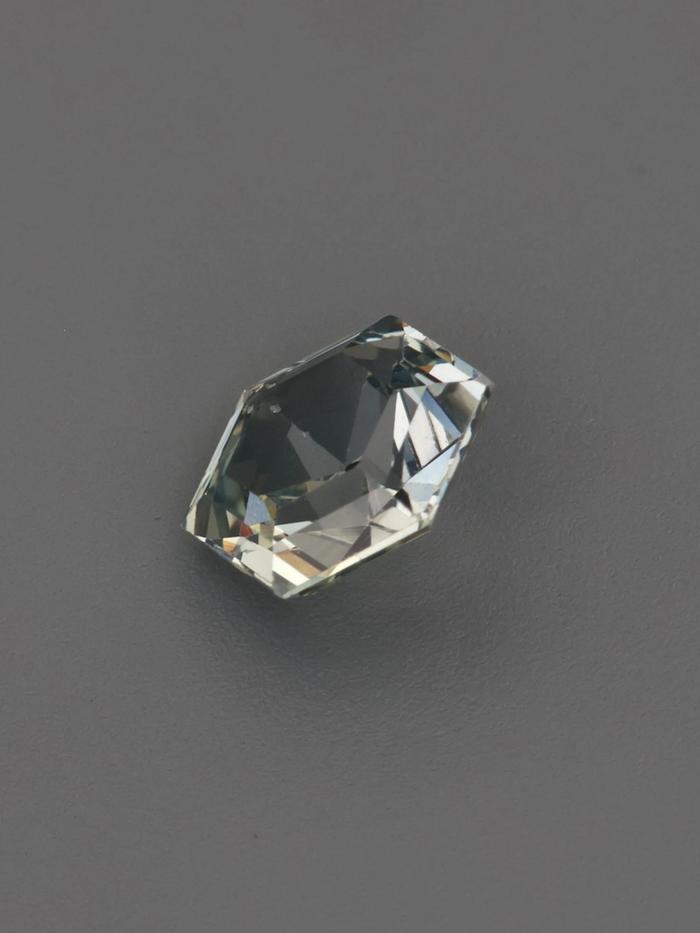 Nangi fine jewelry - blue gemstone in gold