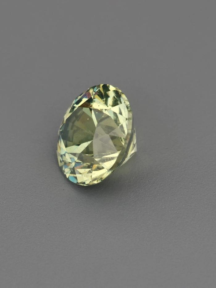 Nangi fine jewelry - yellow gemstone in gold
