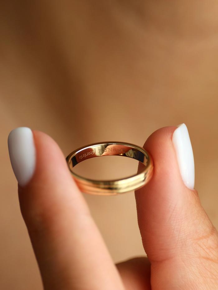 Nangi fine jewelry - blue ring in yellow gold