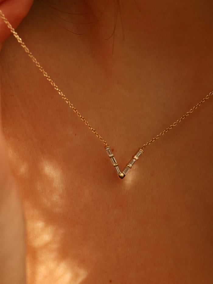 Nangi fine jewelry - white necklace in yellow gold