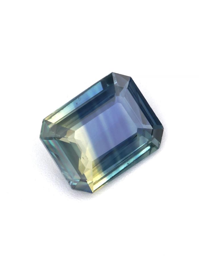 Nangi fine jewelry - blue gemstone in gold