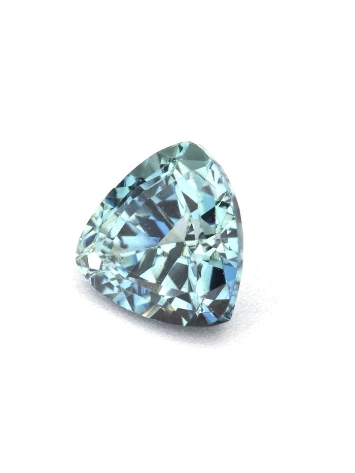 Nangi fine jewelry - blue gemstone in gold