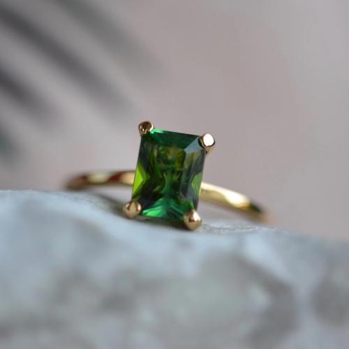 Nangi fine jewelry - green tourmaline ring in yellow gold