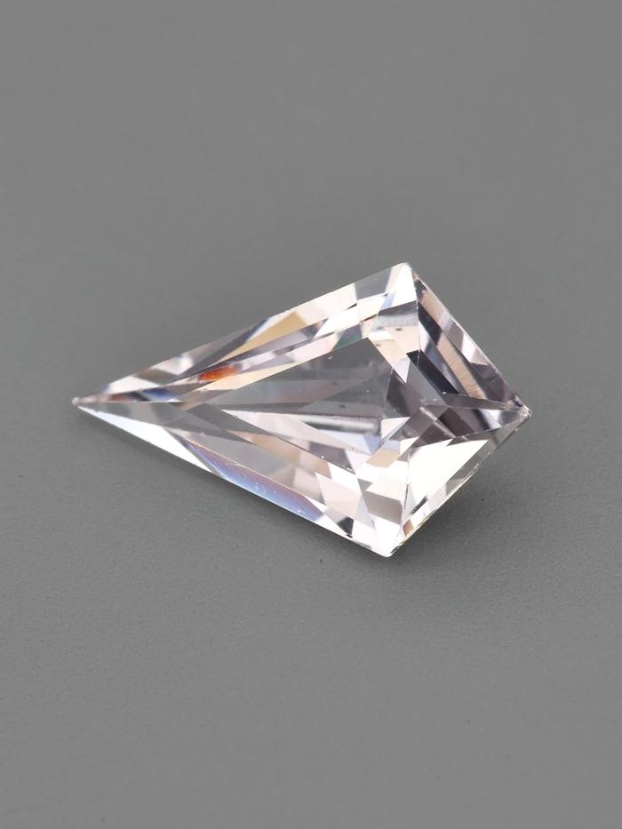 Nangi fine jewelry - champagne gemstone in gold