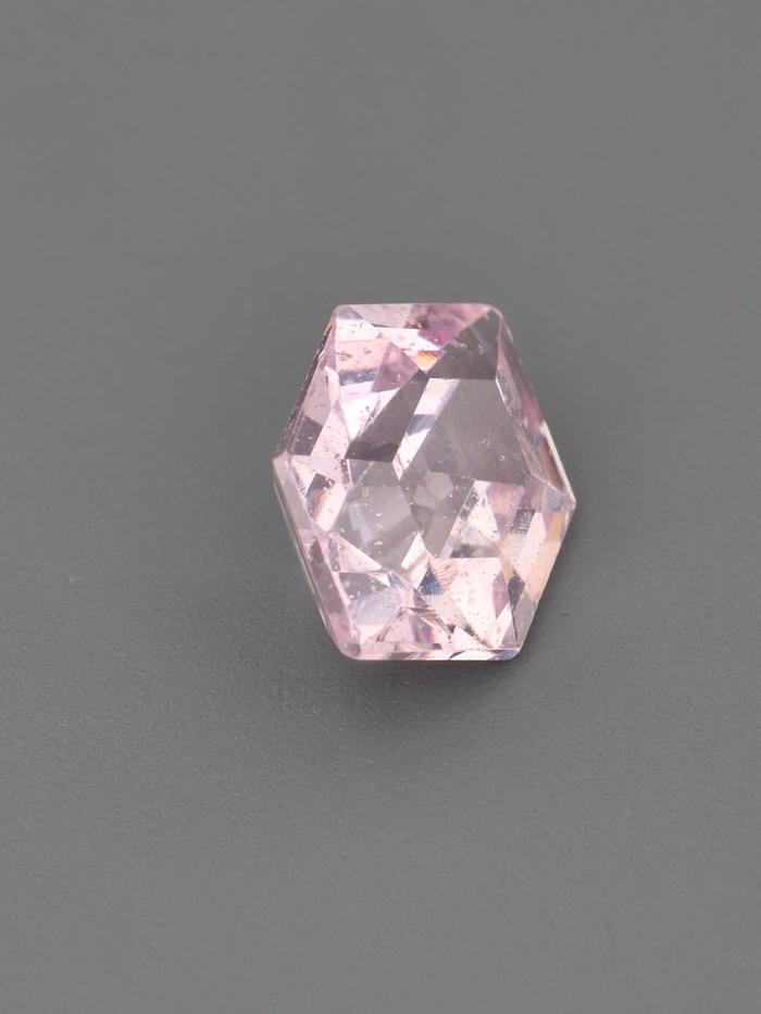 Nangi fine jewelry - pink gemstone in gold