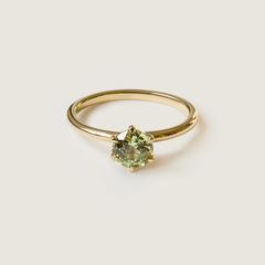Nangi fine jewelry - green ring in yellow gold