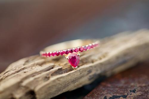 Nangi fine jewelry - red ruby ring in yellow gold