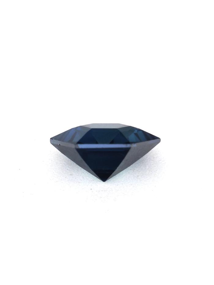 Nangi fine jewelry - blue gemstone in gold