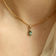 Nangi fine jewelry - green sapphire pendant in gold