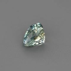 Nangi fine jewelry - green gemstone in gold