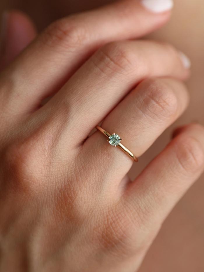 Nangi fine jewelry - green ring in gold