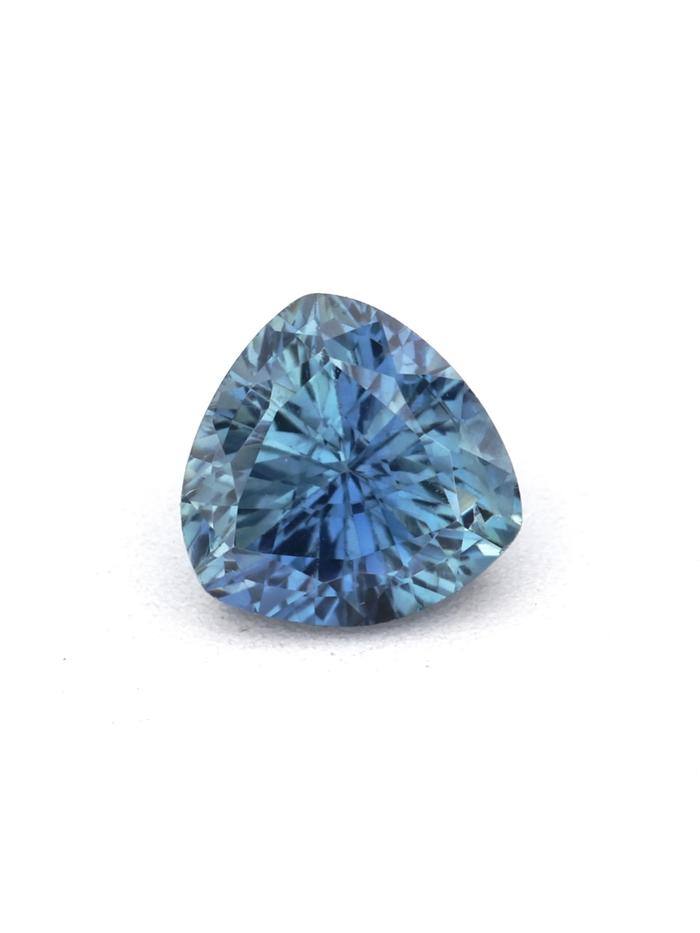Nangi fine jewelry - blue gemstone in gold
