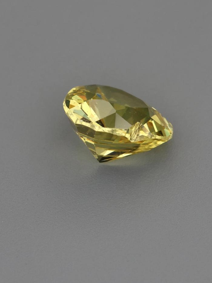 Nangi fine jewelry - yellow gemstone in gold