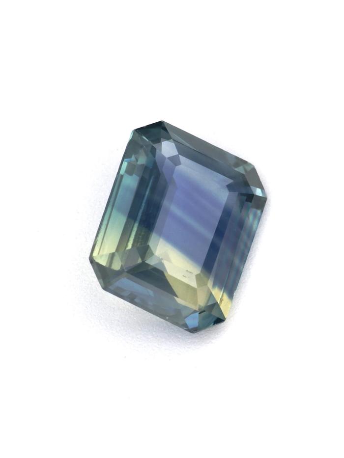 Nangi fine jewelry - blue gemstone in gold