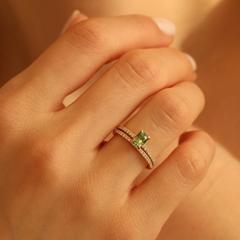 Nangi fine jewelry - green sapphire ring in yellow gold