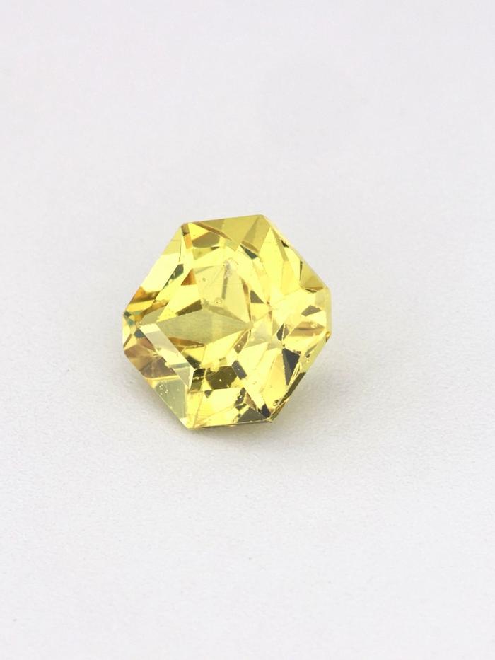 Nangi fine jewelry - yellow gemstone in gold