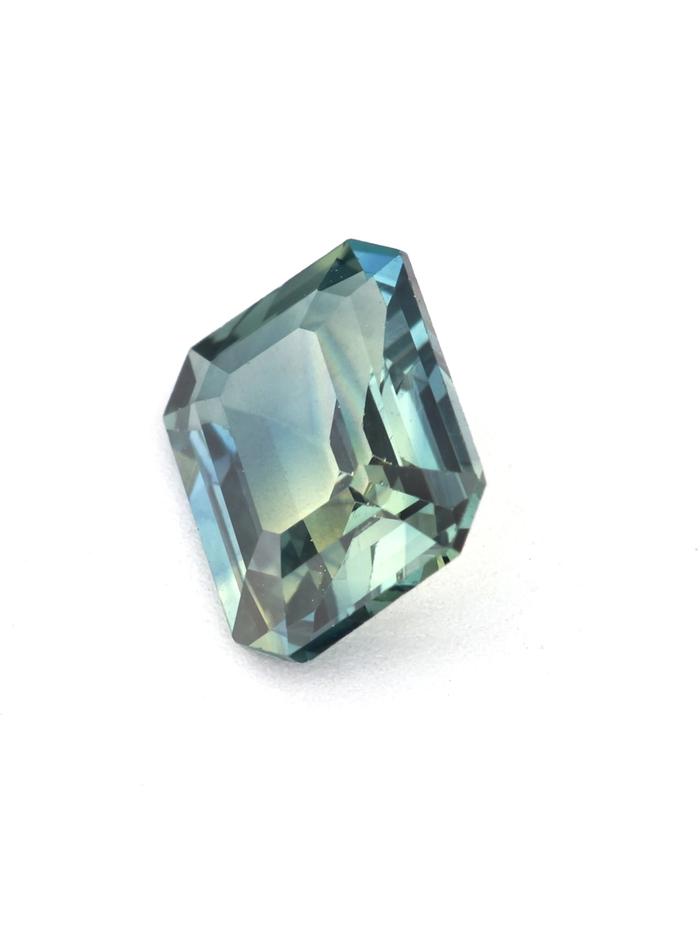 Nangi fine jewelry - teal / Peacock sapphire gemstone in gold