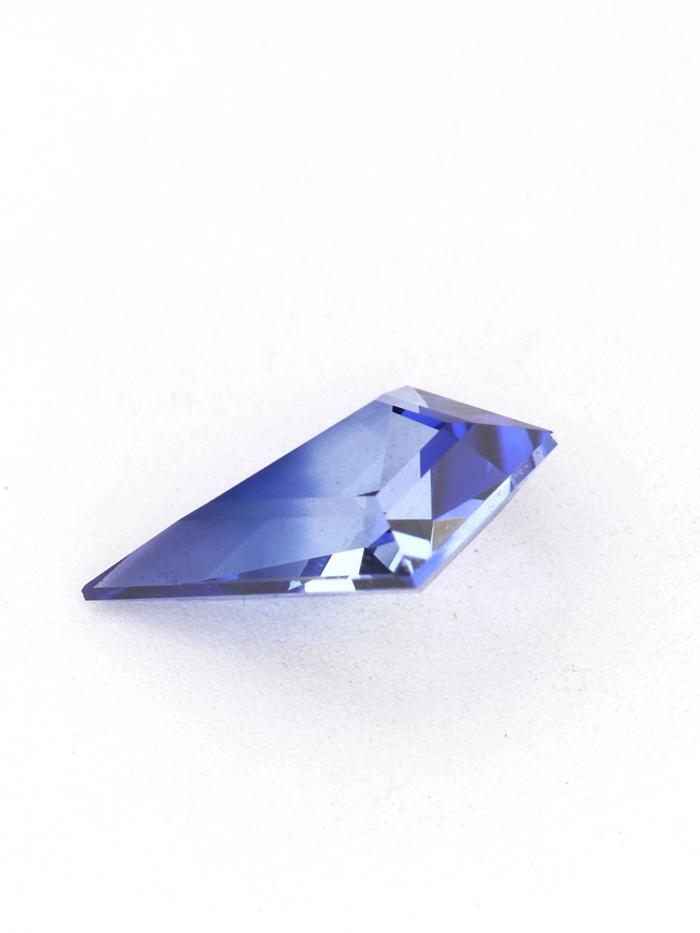 Nangi fine jewelry - blue gemstone in gold