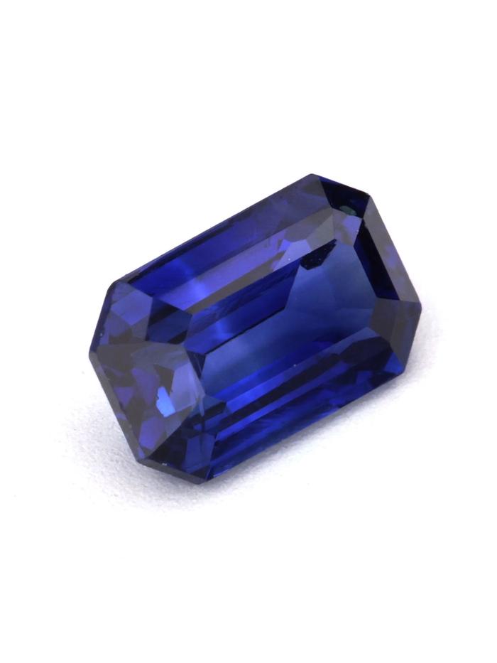Nangi fine jewelry - blue gemstone in gold