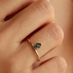 Nangi fine jewelry - teal / Peacock ring in yellow gold