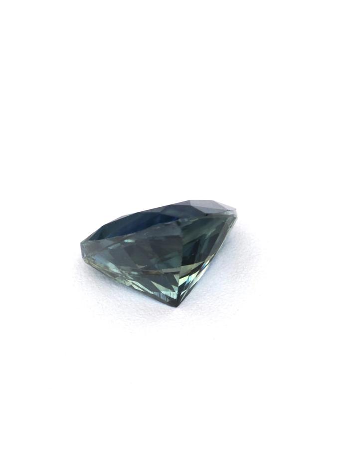Nangi fine jewelry - blue gemstone in gold