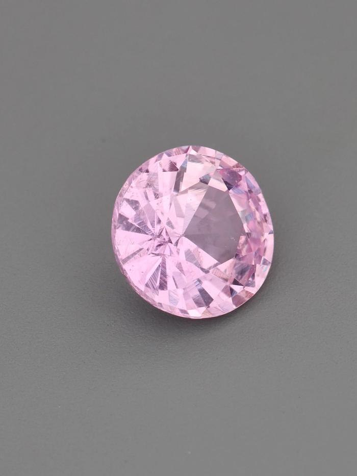 Nangi fine jewelry - pink gemstone in gold