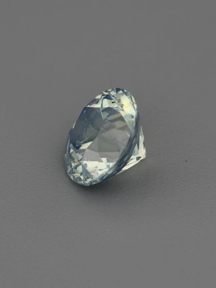 Nangi fine jewelry - green sapphire gemstone in gold