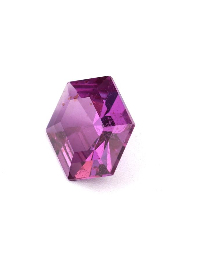 Nangi fine jewelry - pink sapphire gemstone in gold