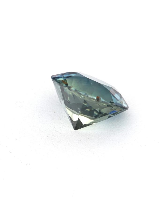 Nangi fine jewelry - teal / Peacock sapphire gemstone in gold