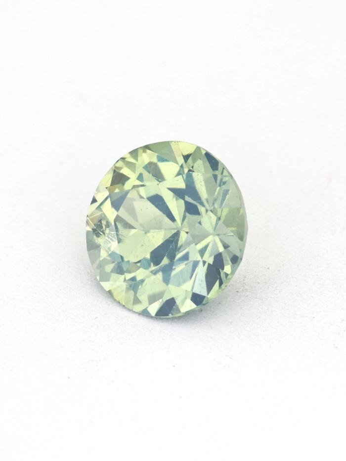 Nangi fine jewelry - green gemstone in gold