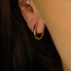 Nangi fine jewelry - earring in yellow gold