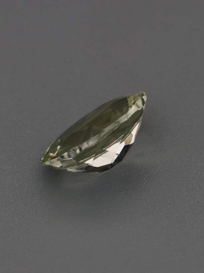 Nangi fine jewelry - green gemstone in gold