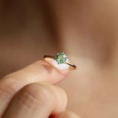 Nangi fine jewelry - green ring in yellow gold