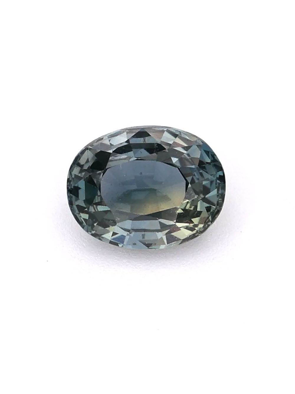 1.05 ct Bicolored, Oval Sapphire