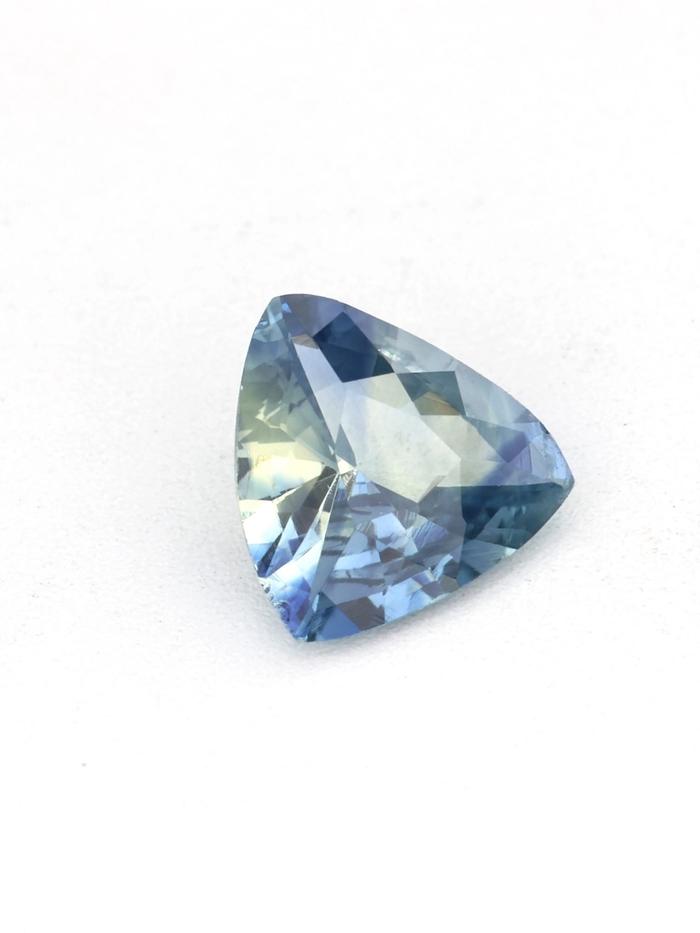 Nangi fine jewelry - blue gemstone in gold