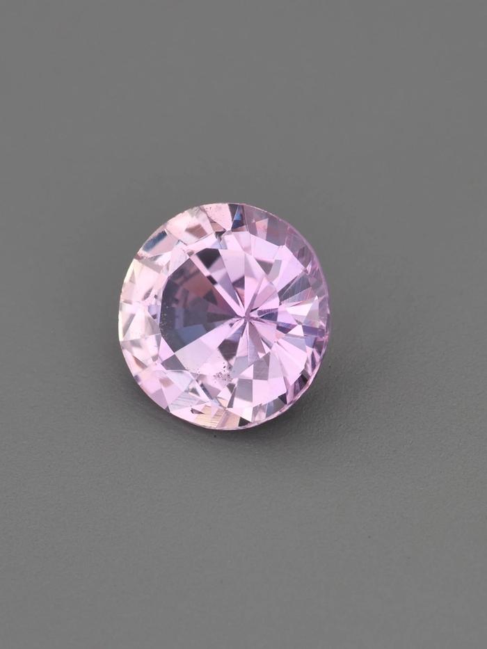 Nangi fine jewelry - pink gemstone in gold