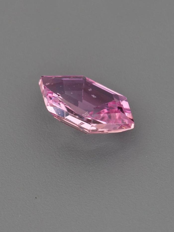 Nangi fine jewelry - pink gemstone in gold
