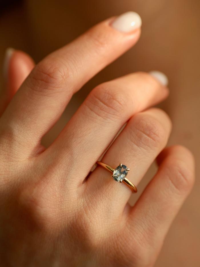 Nangi fine jewelry - grey ring in yellow gold