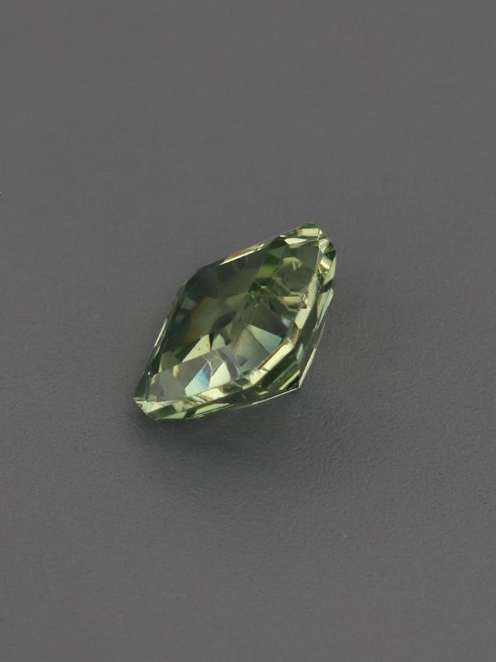 Nangi fine jewelry - green gemstone in gold