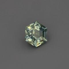 Nangi fine jewelry - green gemstone in gold