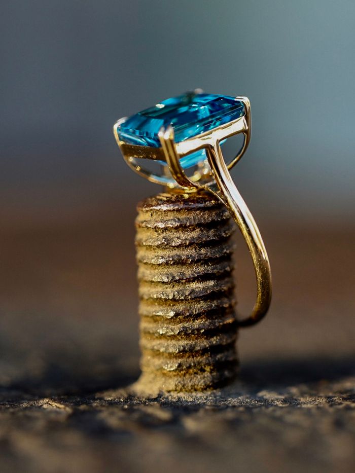 Nangi fine jewelry - teal topaz ring in yellow gold