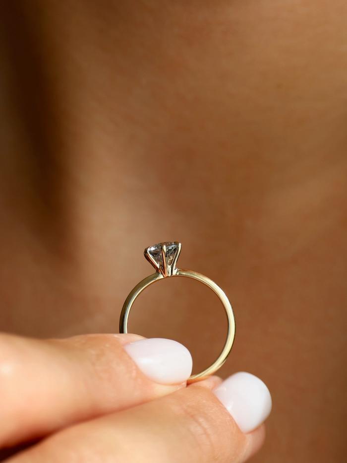Nangi fine jewelry - grey ring in yellow gold