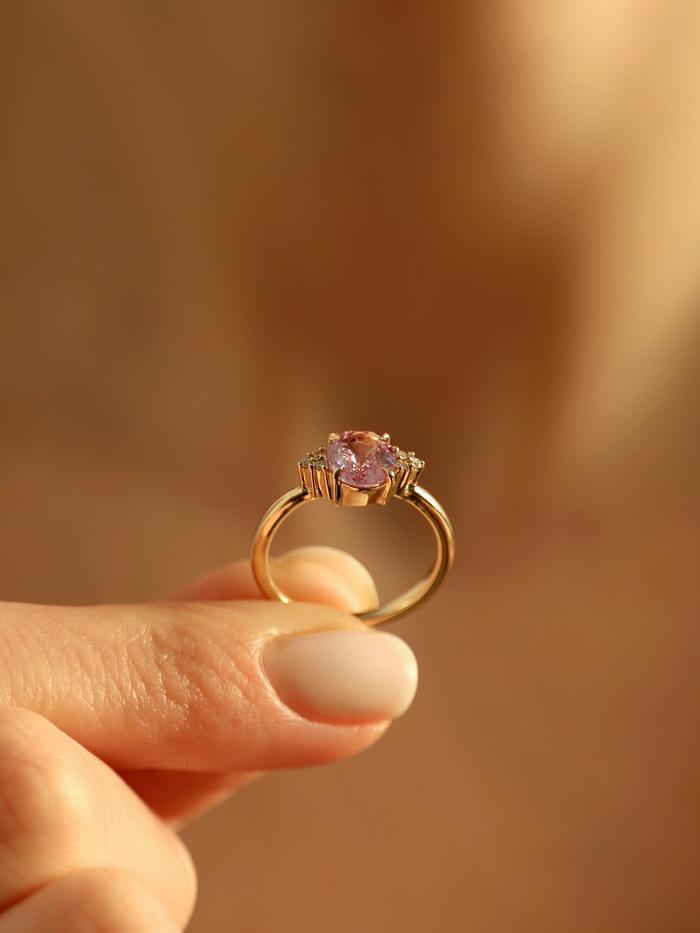Nangi fine jewelry - pink ring in yellow gold