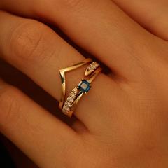 Nangi fine jewelry - blue sapphire ring in yellow gold