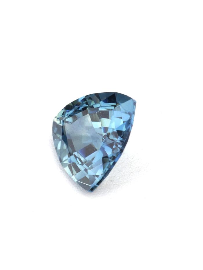 Nangi fine jewelry - teal / Peacock gemstone in gold
