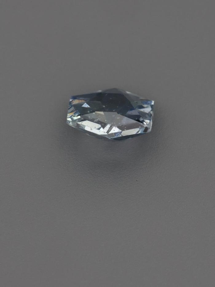 Nangi fine jewelry - blue gemstone in gold