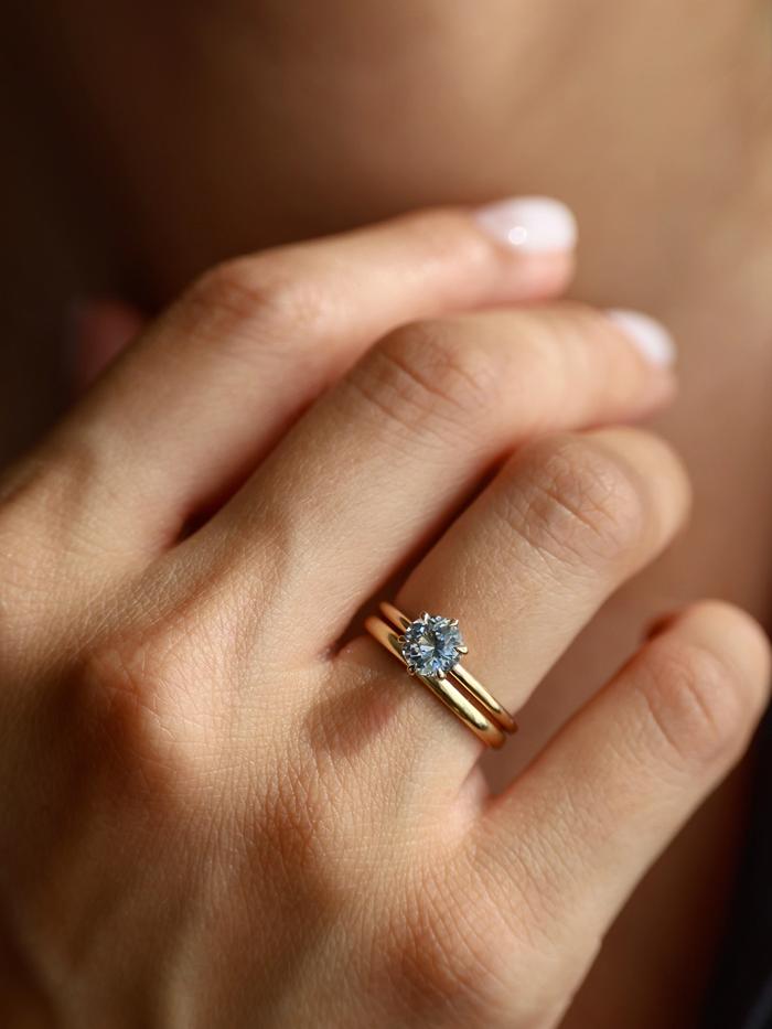Nangi fine jewelry - grey ring in yellow gold